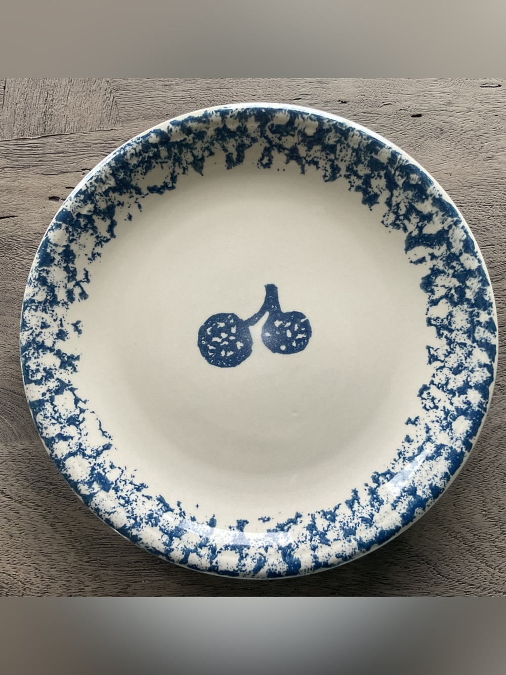 Vintage Tienshan Folk Craft Fruit Blue Sponge Grape Cluster 10” Dinner Plate